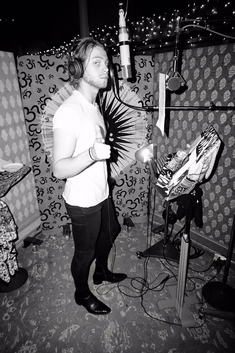 Luke5SOS's tweet image. Luke moodings 📸 @Ashton5SOS