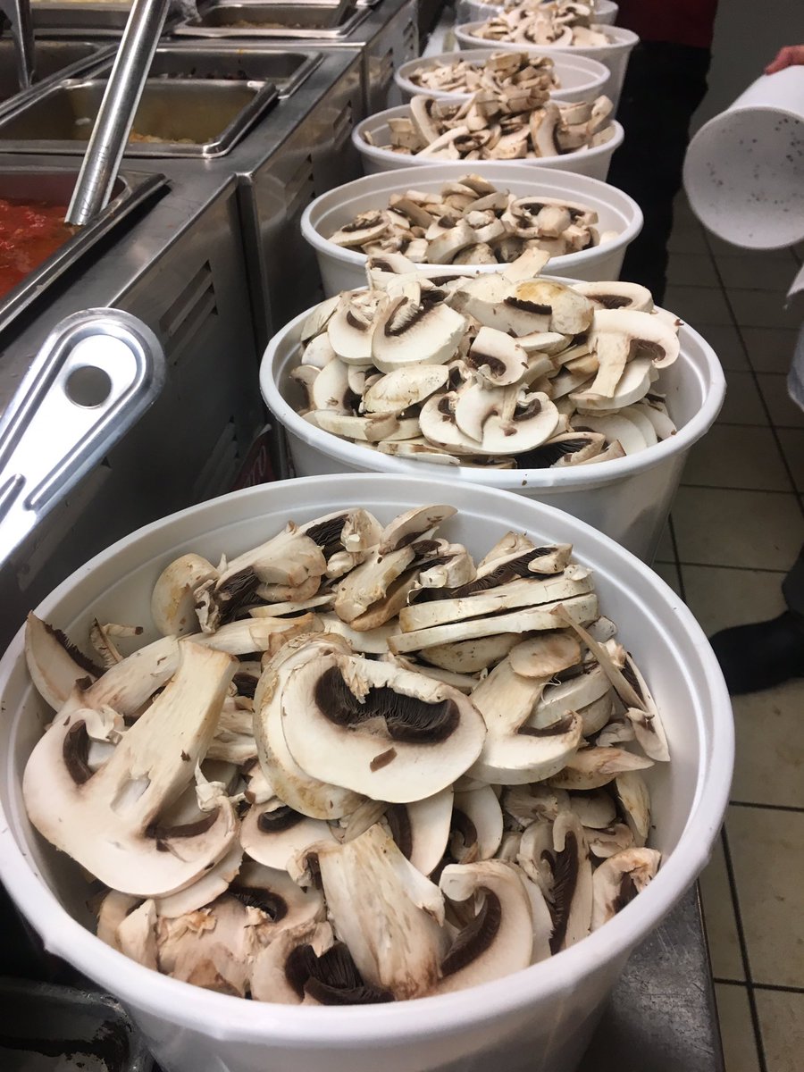 chow__town's tweet photo. Slices 10 buckets of mushrooms in approx 15 minutes. #chowtown #lock24 https://t.co/9jwYFuFm3F
