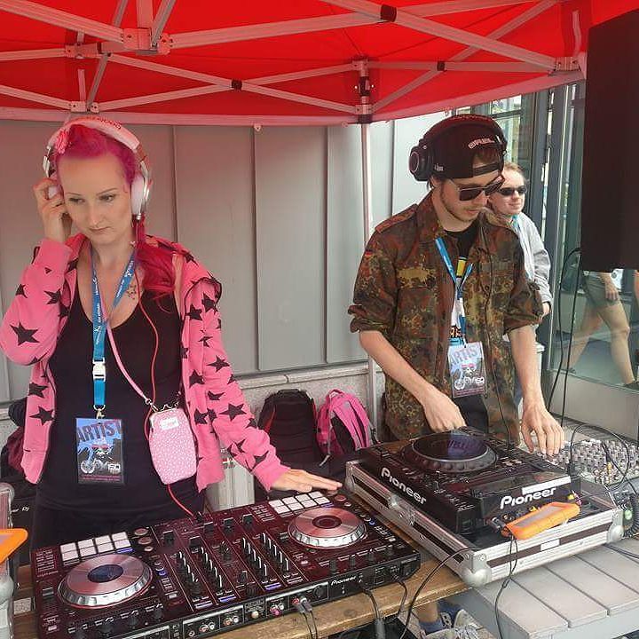 Nummisoturi's tweet photo. Eilen tykitettiin neppausmusiikkia, tänään day 2 ja illan jatkot! #isoneppis https://t.co/cxEZRms8Cj