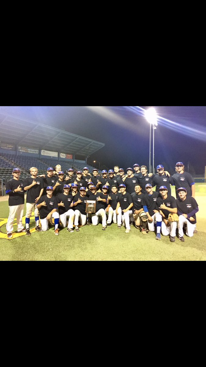 SBL_____'s tweet photo. Your @Surfbaseball SBL champs wearing their new championship shirts! Congrats! https://t.co/lOZk92HP8u
