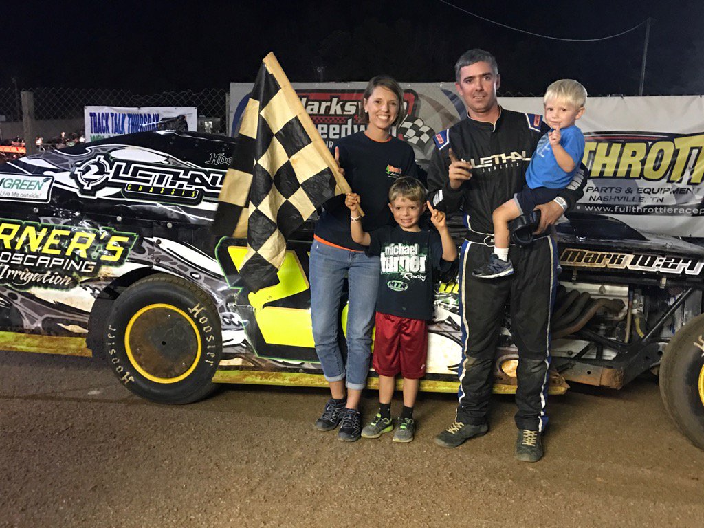Michael27Turner's tweet photo. Spent our 12 year anniversary with @amynturner27 in victory lane tonight  @clarksvillespeedway @LethalChassis 🏁 https://t.co/L670LhlFHu