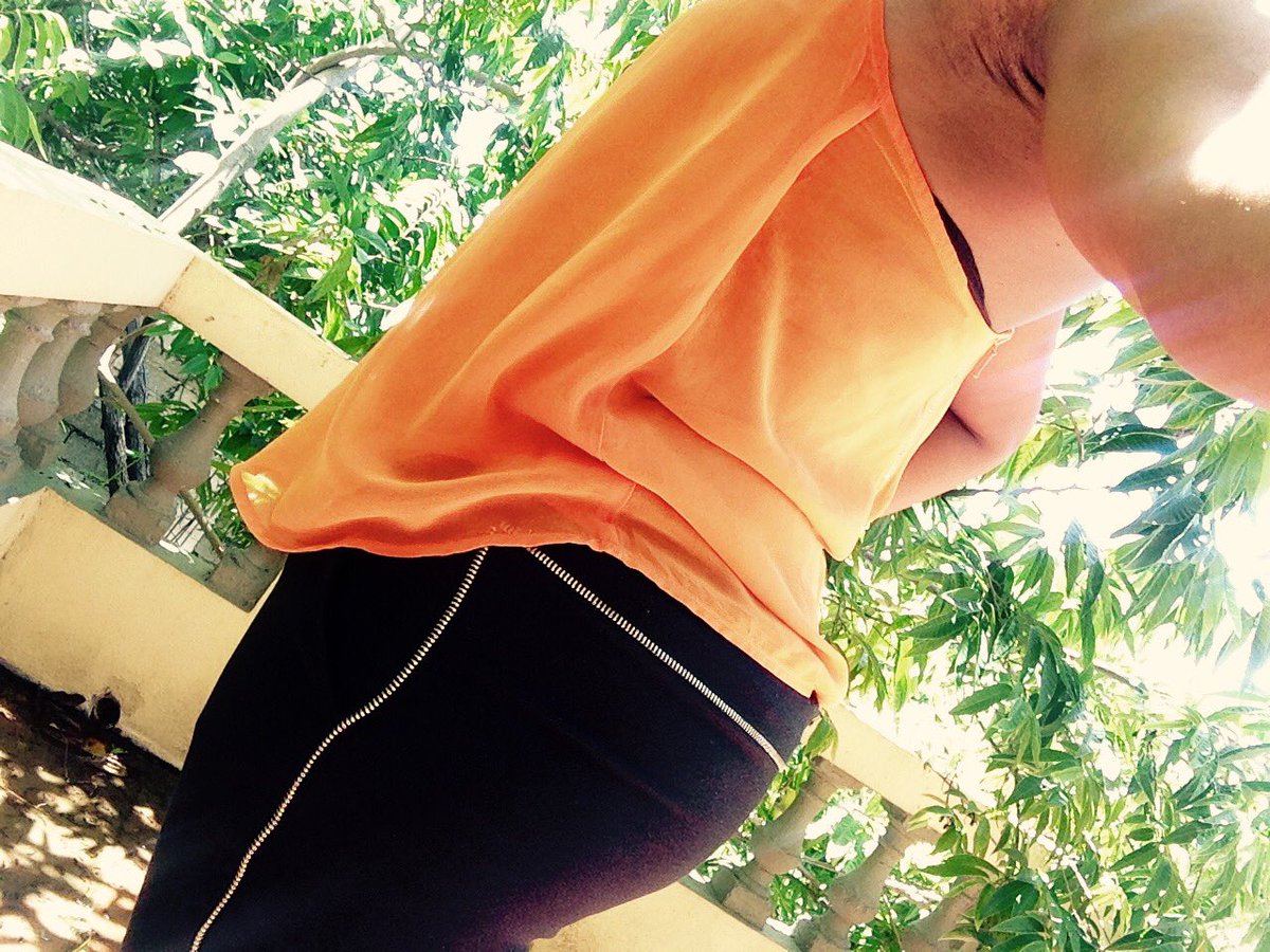 Danidechrismene's tweet photo. By D au soleil 😉 https://t.co/Fe5bzGvrTM