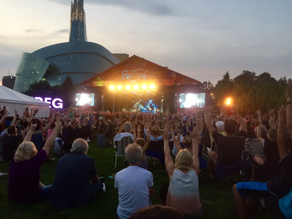 massagemarni's tweet photo. Thank you @LiquorLotteries @serenaryder #amazingperformance #hands https://t.co/8Y0Iq8IH4j