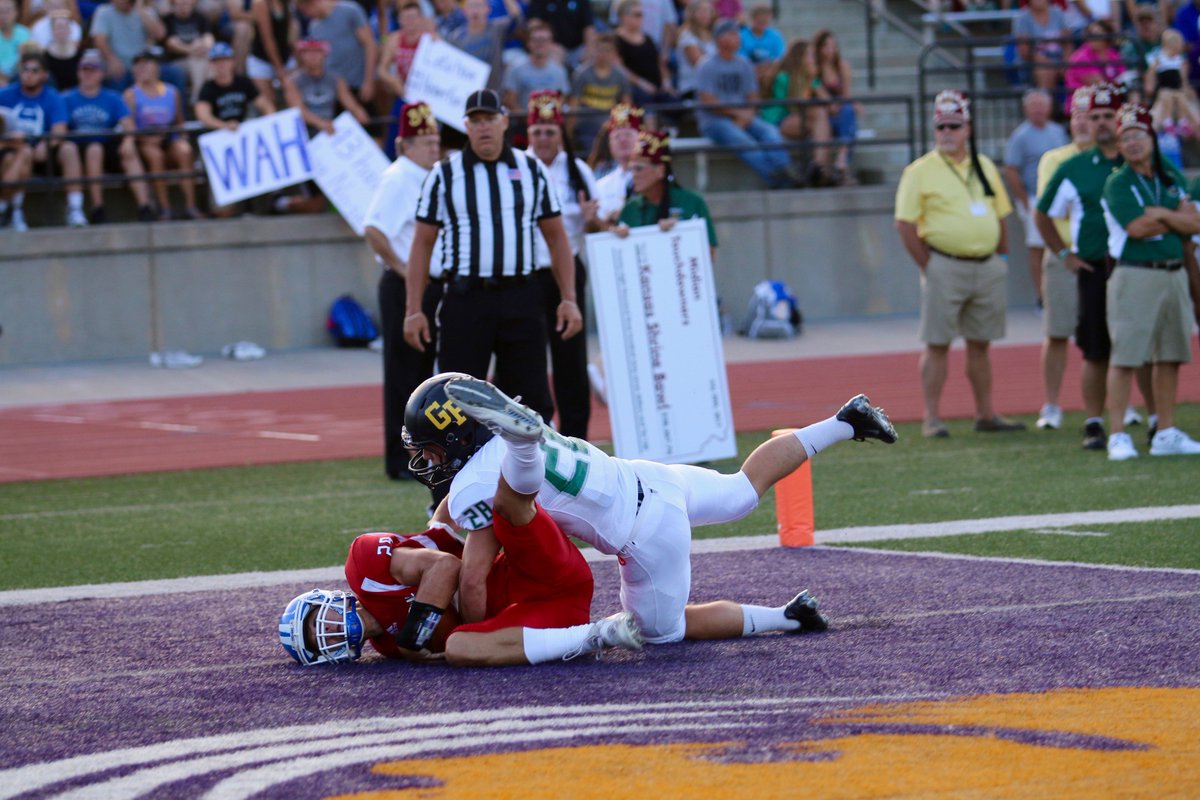 SusanaPhotos's tweet photo. Boom! @LuckyLefty_33 @kpreps @sportsinkansas @KSShrineBowl https://t.co/Lgspr4qodM