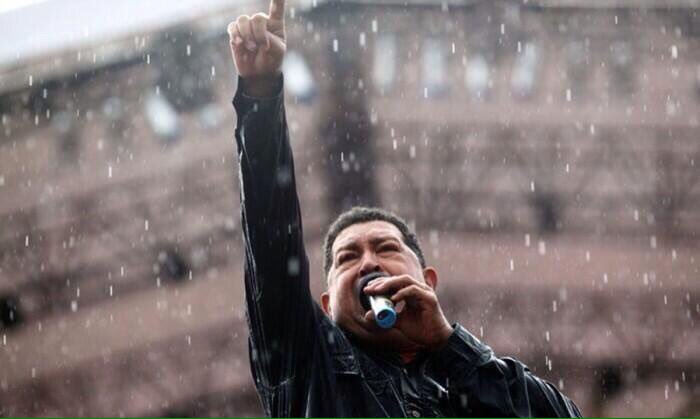 DichosdeChavez's tweet photo. "Todo el mundo desde temprano a votar ....No debemos perder ni una mesa” https://t.co/NdmrkZC6UO
