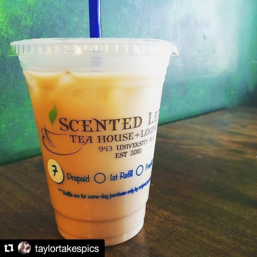 FoxInABoxTucson's tweet photo. #SmallBusinessSaturday with @scentedleaf! Pic by #Repost @taylortakespics
γ»γ»γ»
Cool tea on a hot day π
#tea #scentedleaf #summer #university⦠https://t.co/HQlNgilL4e