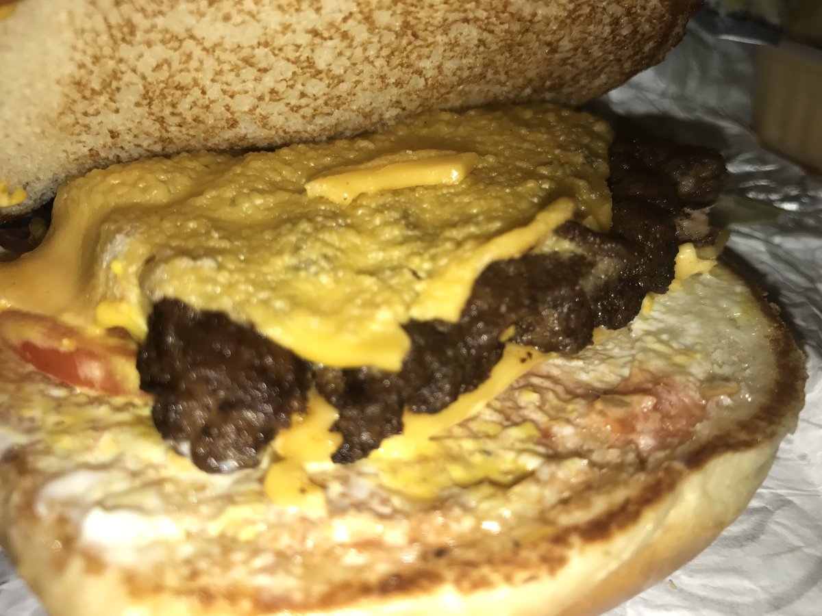 JonathanEDorn's tweet photo. ...and I had sooooo been craving a good Wendy's burger too...  ...so let down. #BurgerDisappointment https://t.co/dwmRT4lh76