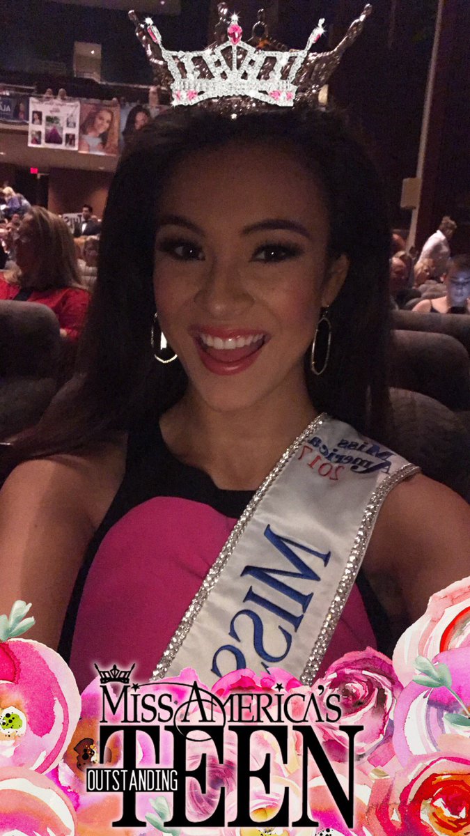 MissAmericaAZ's tweet photo. We are so proud of @MAOTeenAZ for representing AZ beautifully at @MAOTeen! TY to @glamsquadaz for my gown! 💕✨ @snaptagdesigns  #MissArizona https://t.co/wuG9UrIMbe