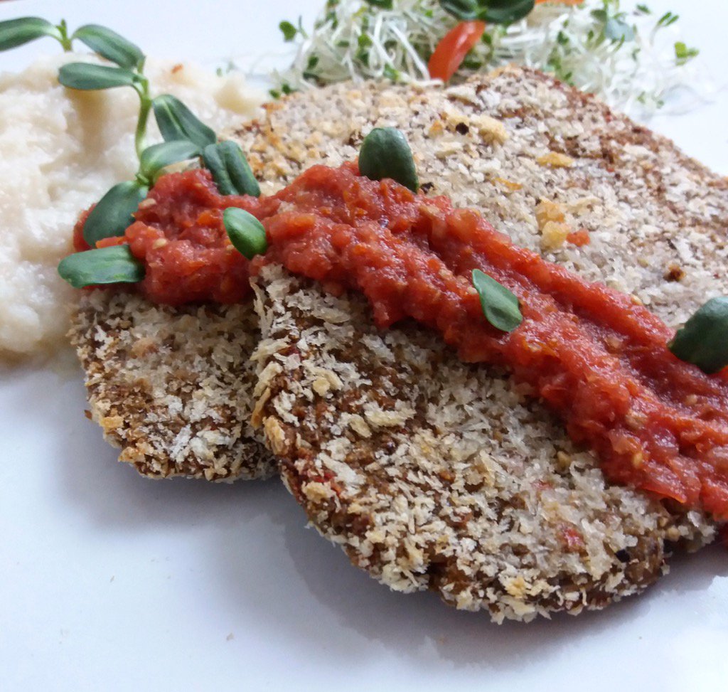 ChefPlantivoro's tweet photo. Y para cenar? "Milanesa" empanizada y pure de #Coliflor #SinAceite #ChefPlantivoro #SaboresVeganos #Saludable #Vegan https://t.co/2ntnhW4Yg2
