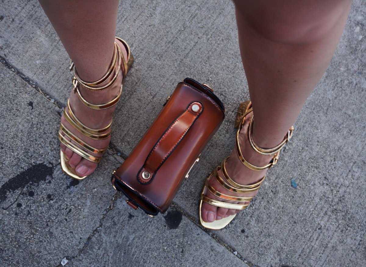 obfcla's tweet photo. My favorite go-to sandals 🙌🏻 😍Metallic shoes are a staple this summer 👡 - What's your go-to piece? @ZARA @sheinofficial 

#obfcla #styleblog https://t.co/9Rhg402RFa