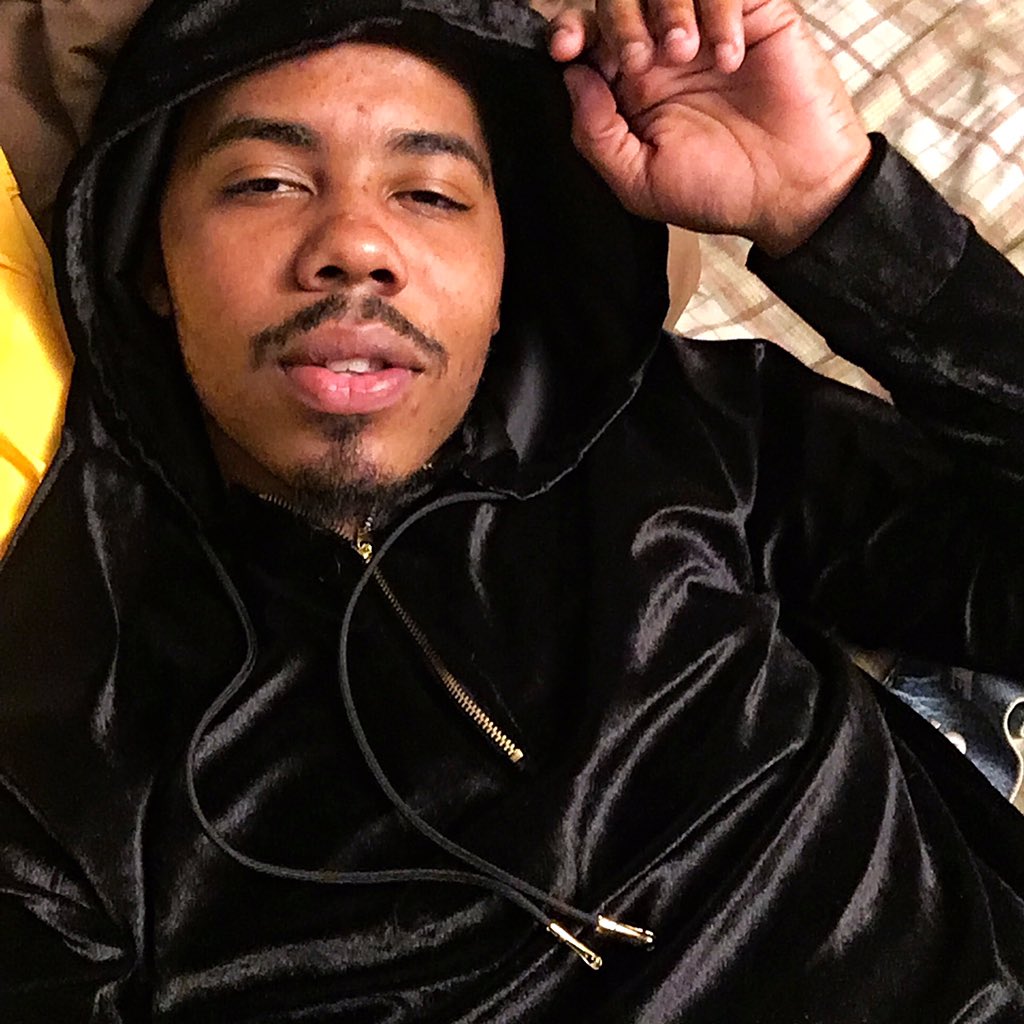 Double007Ra's tweet photo. Velour half zip hoodie.. #Handmade #Ramahs going crazy for the fall/winter https://t.co/MEgtaXRqzM