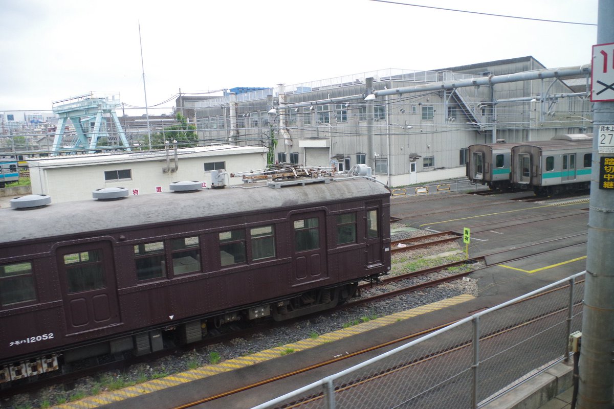 つっちぃ 東京総合車両センターに残ってるクモハ152が外に出てると聞いて湘南新宿ラインに乗ってきました 最近 解体ブームだし クモニ13やクモヤ90が知らないうちに解体された苦い思い出があるので いても立ってもいられなくなり まぁ 車内から