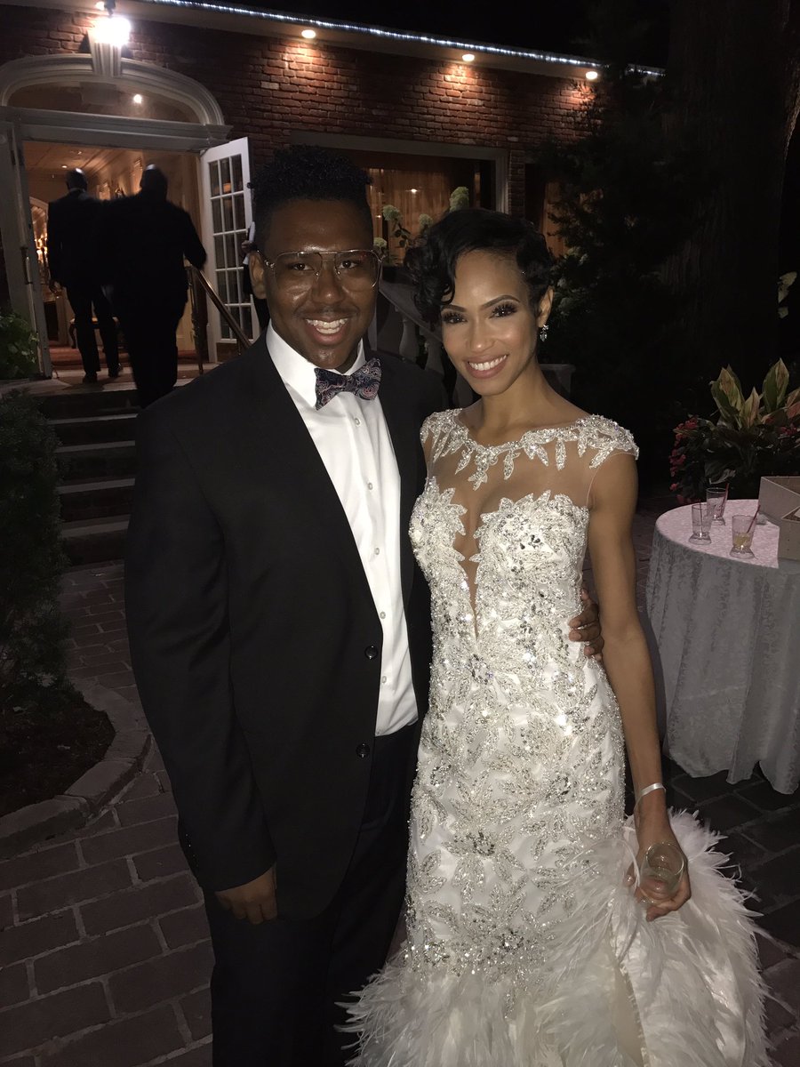 Congratulations to my Cousin Stacey on her wedding day!! Hamptonians do it best #Hamptonians #Family #HamptonU #Onyx #QTX