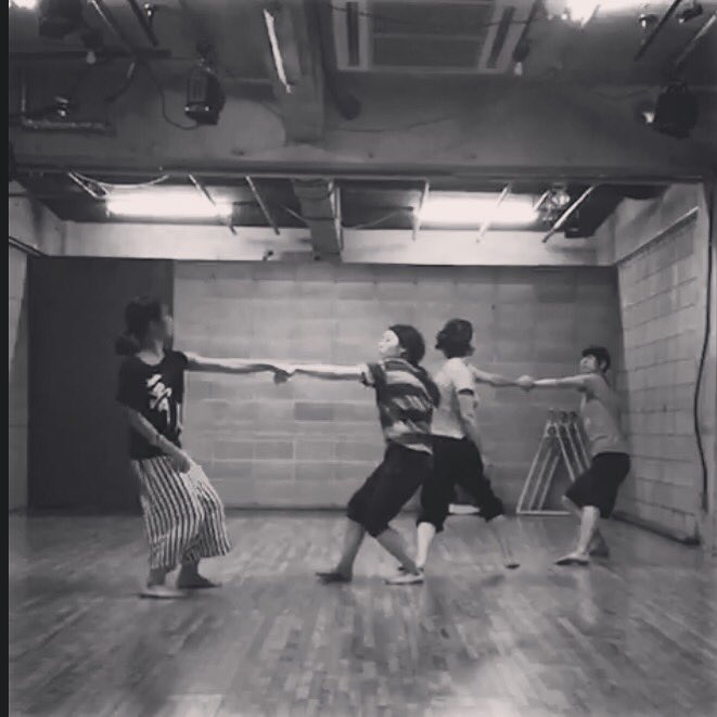dansky717's tweet photo. ダンス縁日リハーサル
今日はコンタクトを中心に進めました。
#dansky!
#ダンス縁日
#象の鼻テラス
#8/13
#14:00〜 https://t.co/IDacojMDnC
