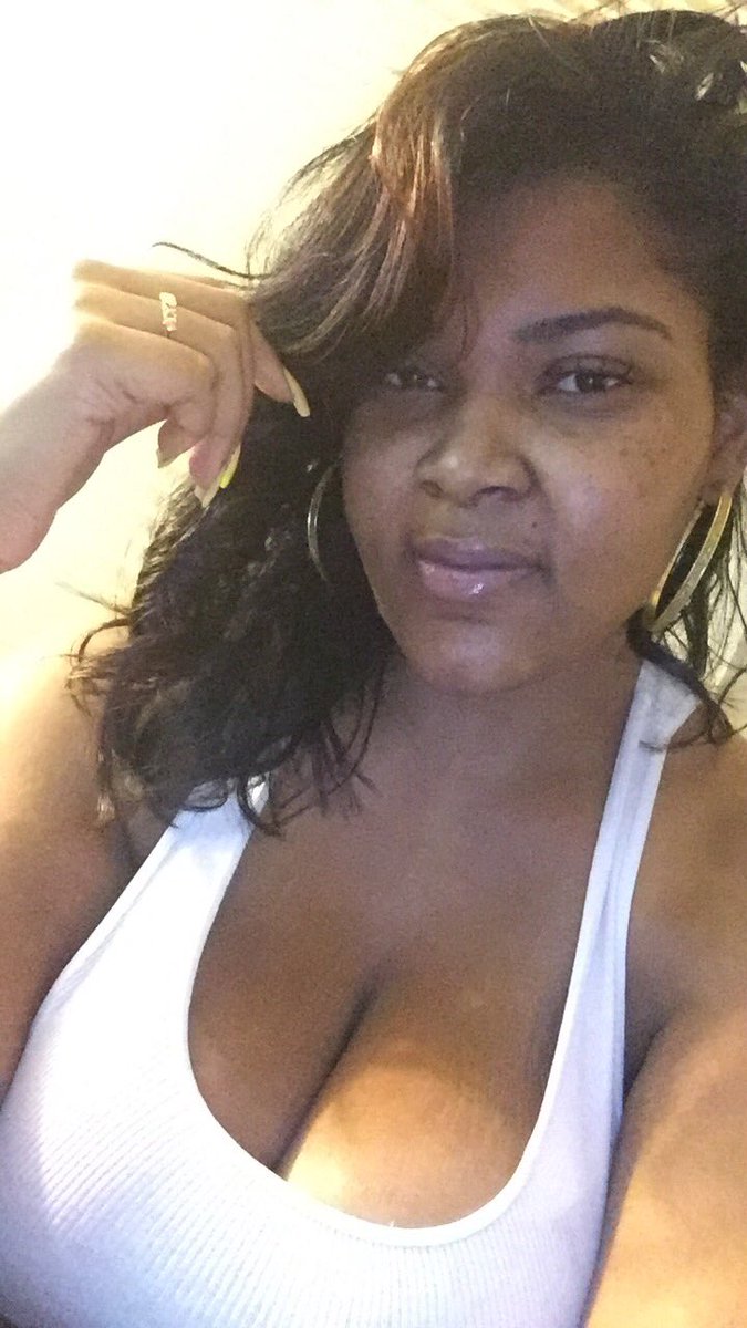 __HerEyezLow's tweet photo. Hey y'all ☺️👋🏾 https://t.co/TuxkqpzwBM