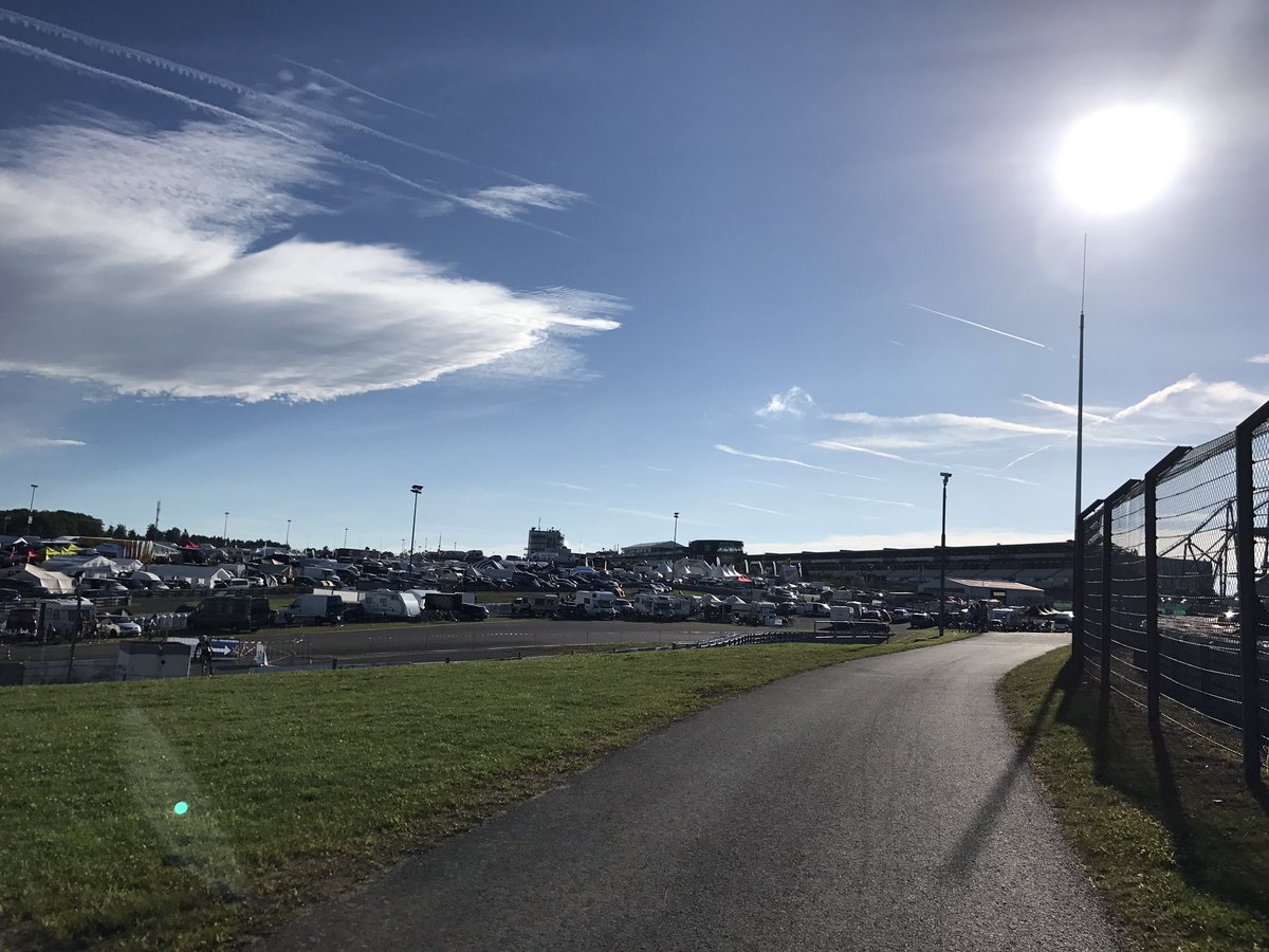 Noch eine Runde, 5 liegen hinter mir 47 min bis 51 min, die letzte würde ich gerne bei strahlendem Sonnenschein unter 50 fahren 😊