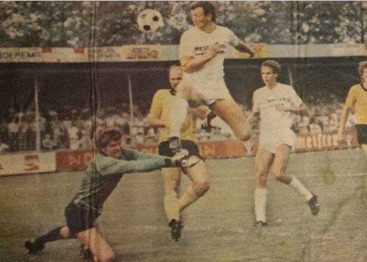 Vandaag is Cultheld Cor Peitsman jarig!

Cult met de hoofdletter C.

#OldiesDTC