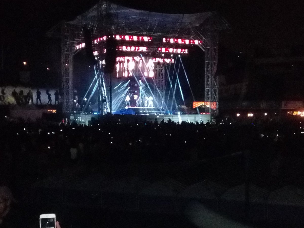 sejemo4's tweet photo. #vivepoptour90's en Tijuana,,muy padre el concierto!!!! https://t.co/8NRY8grPKT