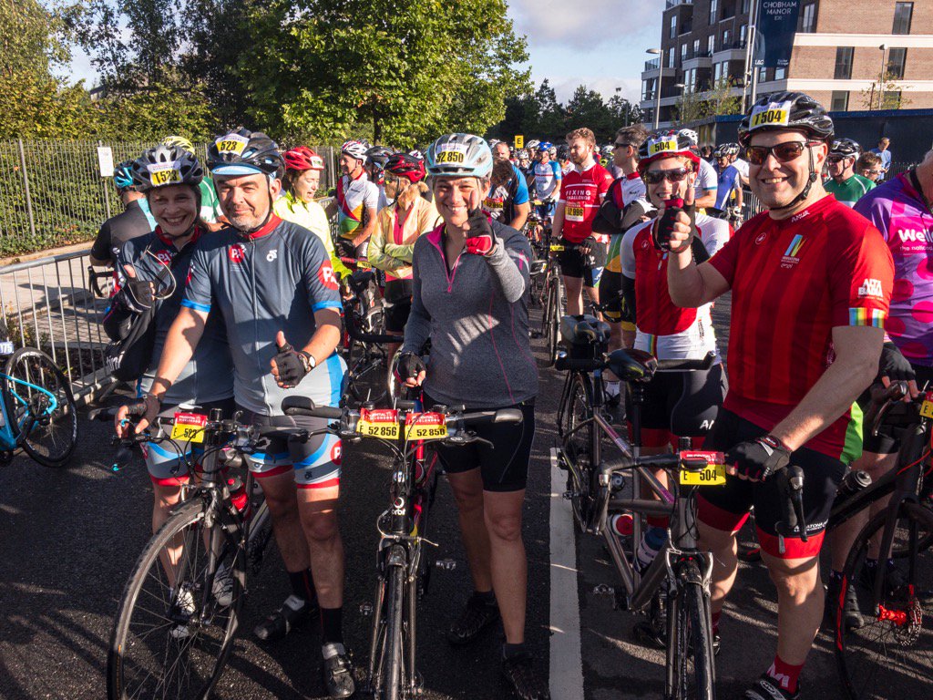 rogerbuckingham's tweet photo. At least 3 @OrbitTandems together at the start of @RideLondon ! @melanie_goddard @dermotor @Liz_ORiordan https://t.co/AwHMUup2J5
