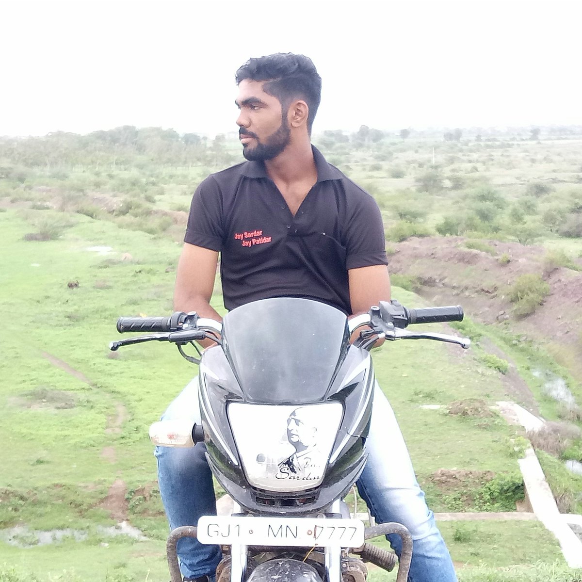 KChhoru's tweet photo. #NewProfilePic https://t.co/uqaeM48fQ9
