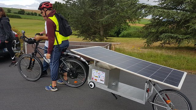 cocyclette's tweet photo. Au guidon d'un vélo solaire, des éléves d'Issoire (63) vont traverser la Norvège - France 3 Auvergne-Rhône-Alpes https://t.co/57LJdy1wfm https://t.co/U94QYjuFoM