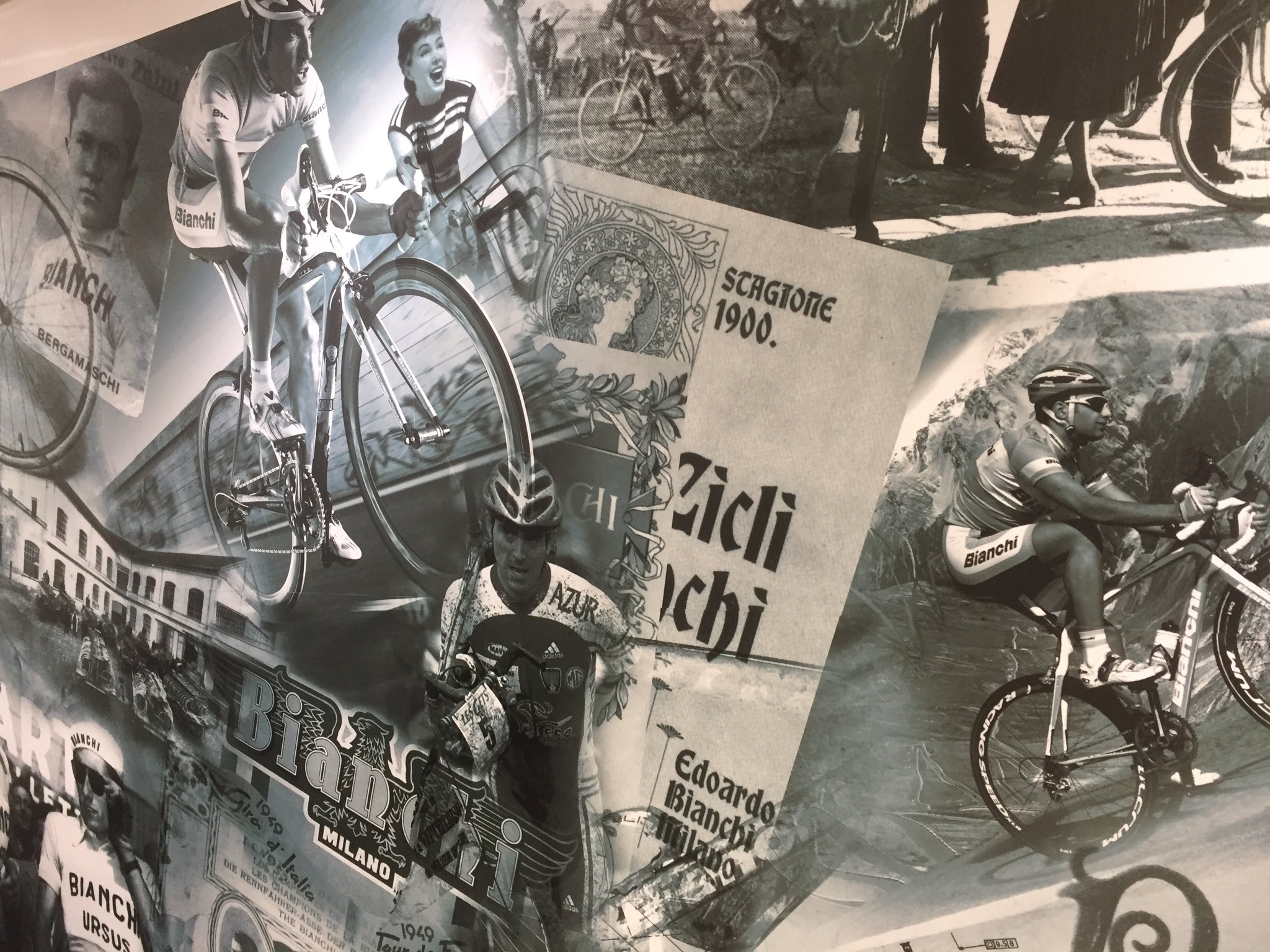 Bianchi Bike Store Mejiro 目白店の壁紙いいなーって思う方リツイートお願いします 私個人的にはかなりかっこいいと思います 一見の価値あり Bianch目白 Bianchmejiro