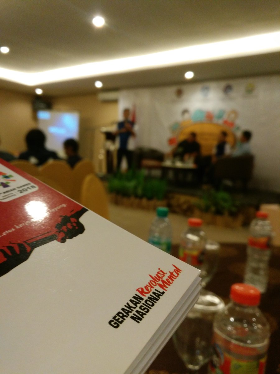 Uchii_waode's tweet photo. GNRM : Integritas. Etos Kerja. Gotong Royong 💪 #ayoberubah2017 #netizenkendari https://t.co/KT3XNydDwQ