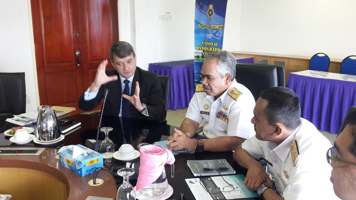NatHydroCentre's tweet photo. Kunjungan Hormat dari Rear Admiral (R) Nick Lambert, Head of Earth and Sea Observation System (EASOS) Maritime Domain.
#EASOS
#UK https://t.co/54AtTGG4an