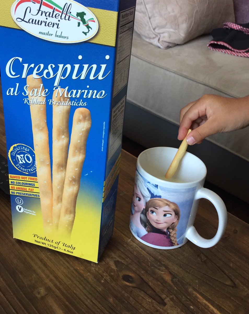 nayha2001's tweet photo. Moi : chérie, tu veux des gâteaux avec ton lait ?
Ma fille : oui
Moi : Bah va les chercher...
Ma fille : voila maman...
Moi : 😳😳
#gressins https://t.co/48JOQOebWO