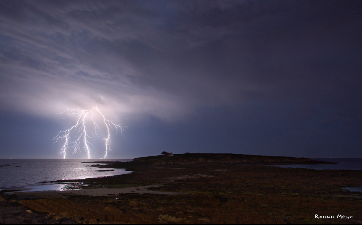 Météo - Chasseurs d'orages DFAEA9PW0AA1IFR