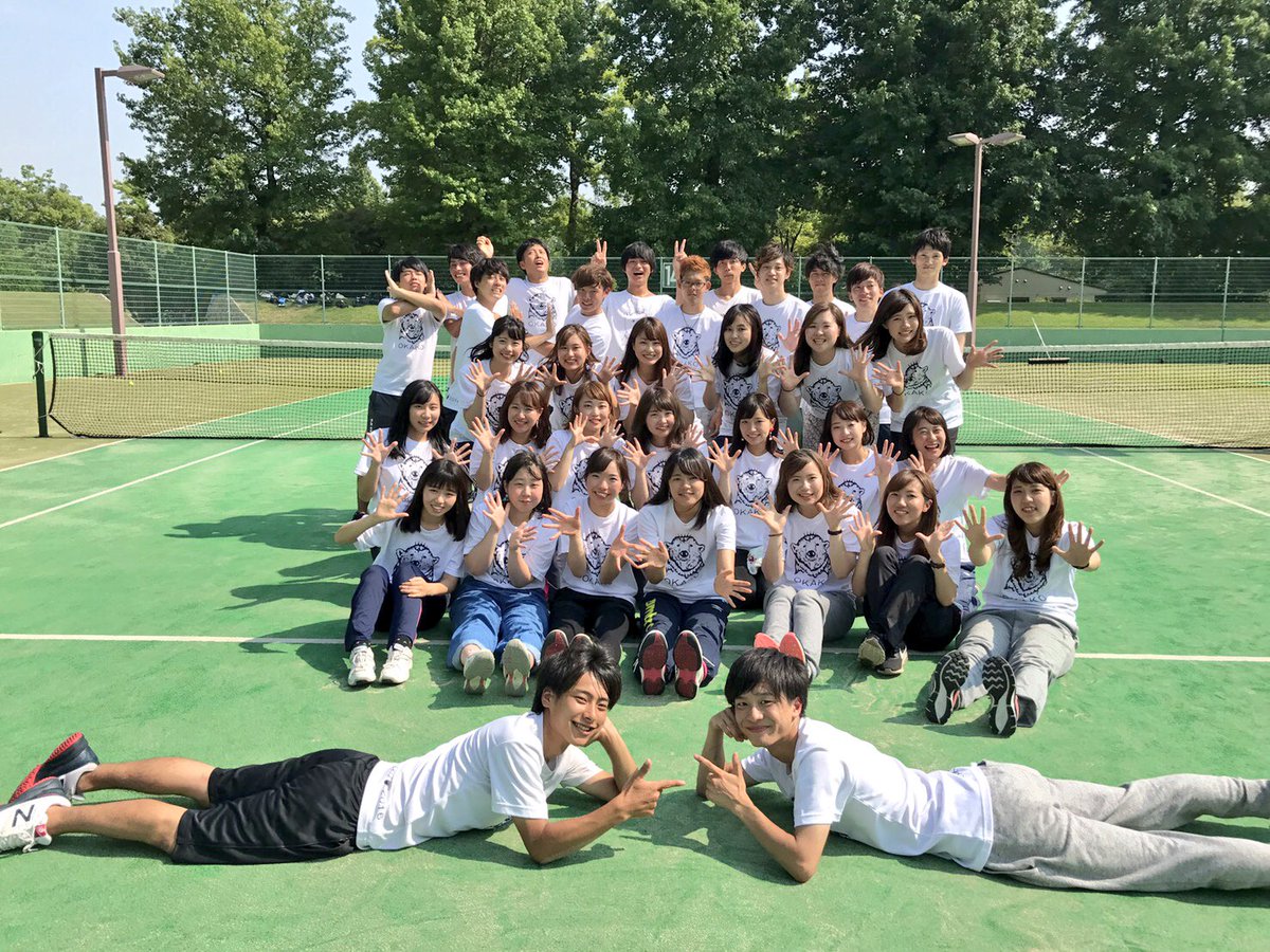 岡硬 岡山大学テニスサークル ３回生アルバム撮影 みんなそれぞれ好きなものを持ち寄って個人撮影もしました さて 夏合宿 まであと1ヶ月 最高の夏をみんなで作ろう やっぱり スイカバーは フォトジェニック