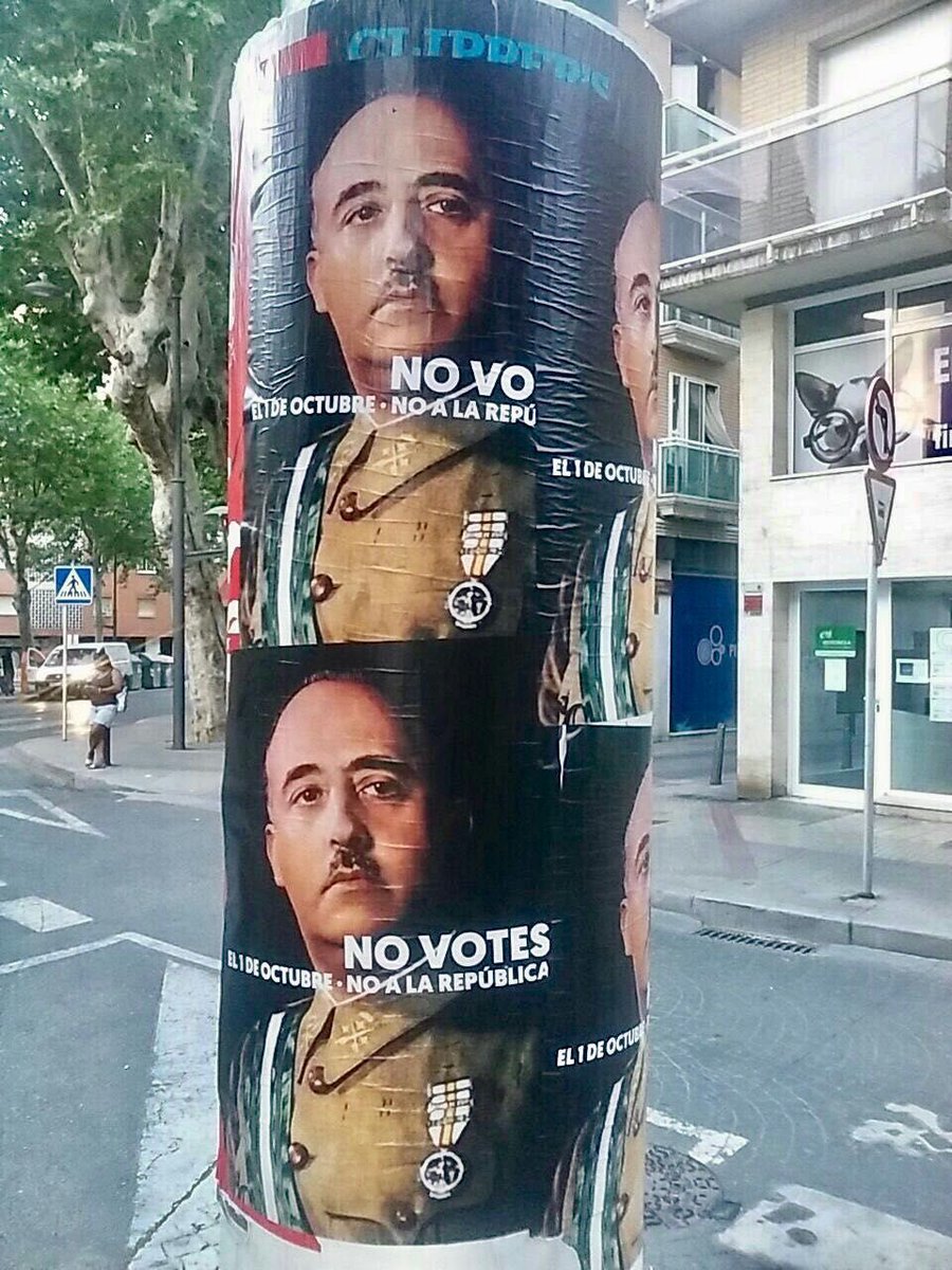 [CAT] Barcelona amanece con decenas de carteles en contra del referendum