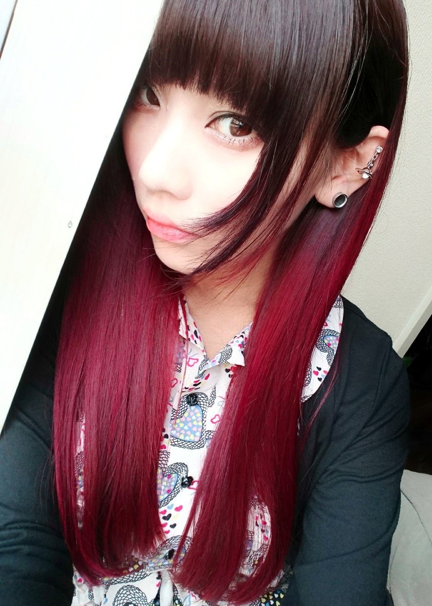 遠山涼音 En Twitter 久しぶりにガウガウさん Gauauauauua に行って髪つやつやに ダークブラウン ピンクのグラデーション Amp 姫カットになりました 理想通りの色にしてもらって嬉しいー 派手髪 姫カット T Co Uetyk5sw0x Twitter