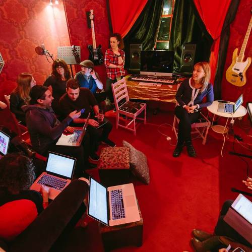 MusicNewsWeb's tweet photo. #IvorNovello award winner #IainArcher joins #Pro7ect 2018’s Songwriting Retreat https://t.co/XFRA5vSgGt https://t.co/ygNLSAJtwr