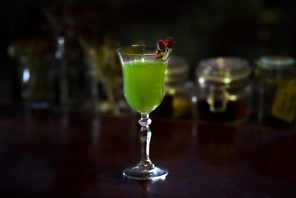 gioceccarelliDF's tweet photo. Cadillac and Dinosaurs: twist sul Gin sour | Cocktail Engineering https://t.co/NKo420fDYo https://t.co/WJKwoAC3ZP