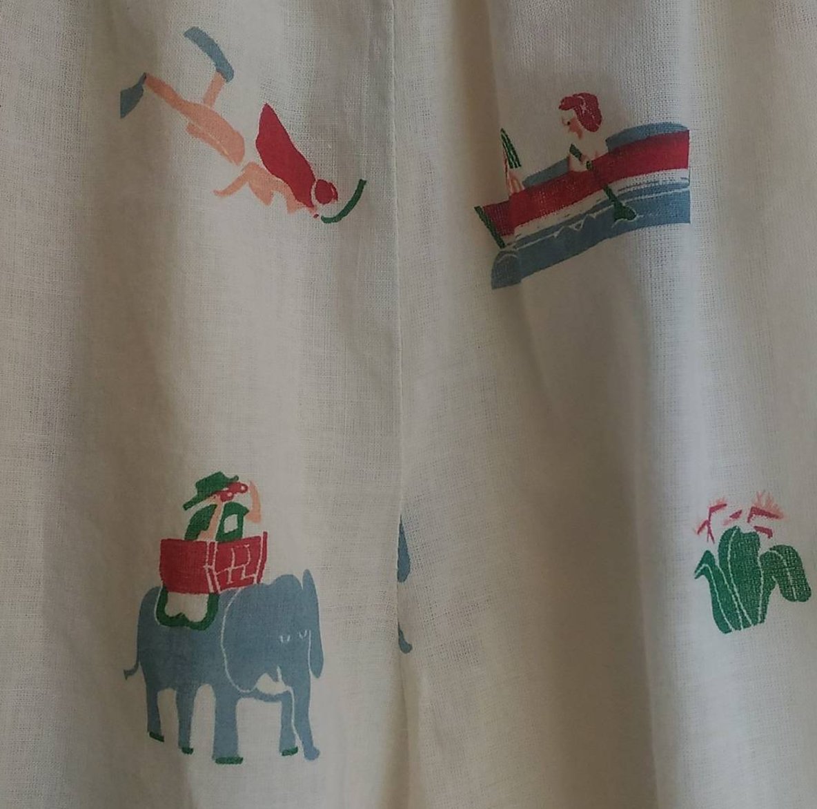 sohobenita's tweet photo. Las ilustraciones de #CacheteJack en la ropa de @ThinkingMU podrás encontrarla en @VerdeMoscu. Este estampado es 💘 https://t.co/L23rmb9mct