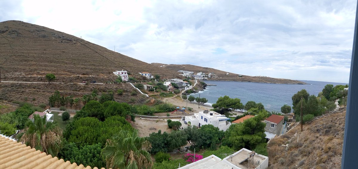 threepointz's tweet photo. Panoramic view of Merichas Port #kythnos #summer #merichas #martinakia https://t.co/EuJZ6nsjx6