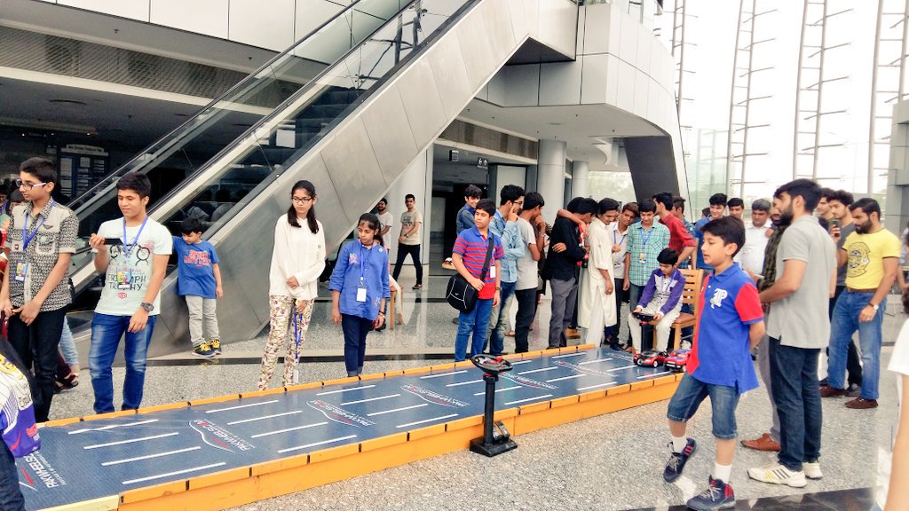 PITBIncubation's tweet photo. #Whizkids17 queued up for car racing powered by @PakWheels . #Makeathon17 https://t.co/sXa08W3RtA