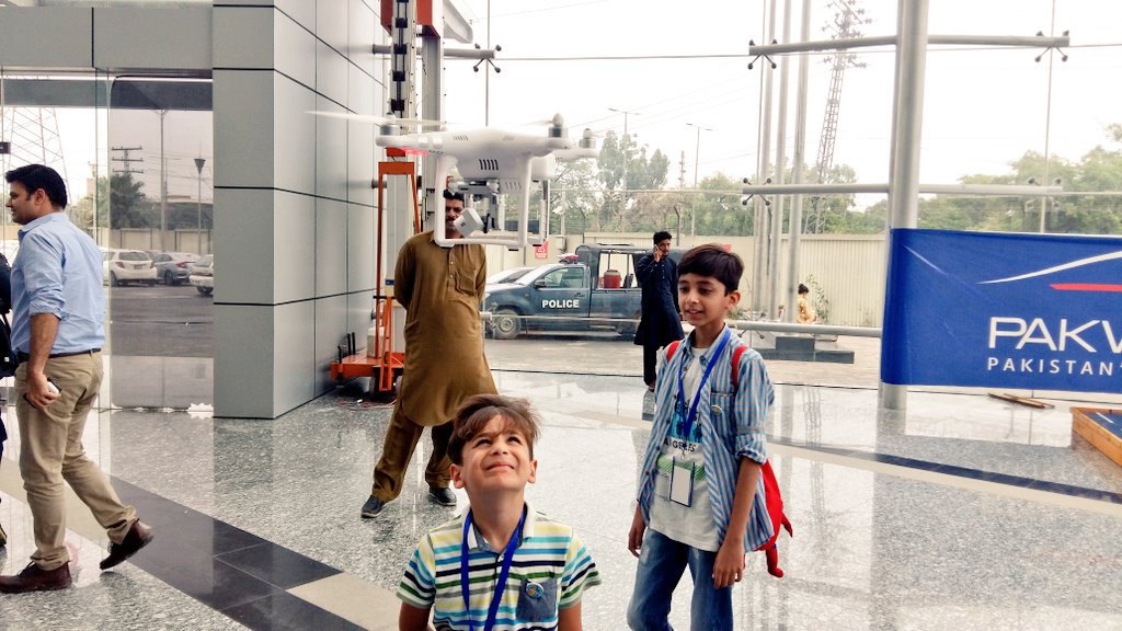 PITBIncubation's tweet photo. Kids enjoying the drone experience! #WhizKids17 #Makeathon17 https://t.co/V8PFDGW9FQ