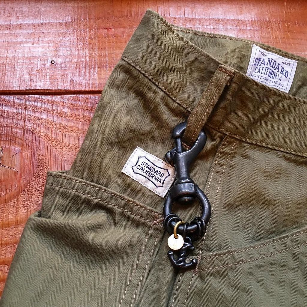 STANDARDCAL's tweet photo. Button Works Black Line Swivel Hook

#standardcalifornia #スタンダードカリフォルニア #buttonworks #swivelhook https://t.co/DPvsZnvZfd https://t.co/7JOqMQKOnl