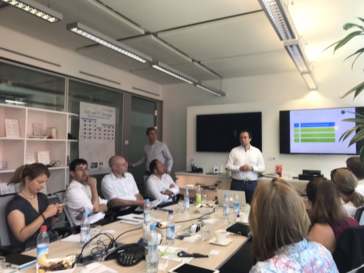 YourHomeKnowsIT's tweet photo. Workshop zu #AugmentedReality und #VirtualReality mit @muecke_sturm in München #innovation #IoT #UseCase #SmartHome #Geschäftsmodell https://t.co/Cj5x6PtKiW