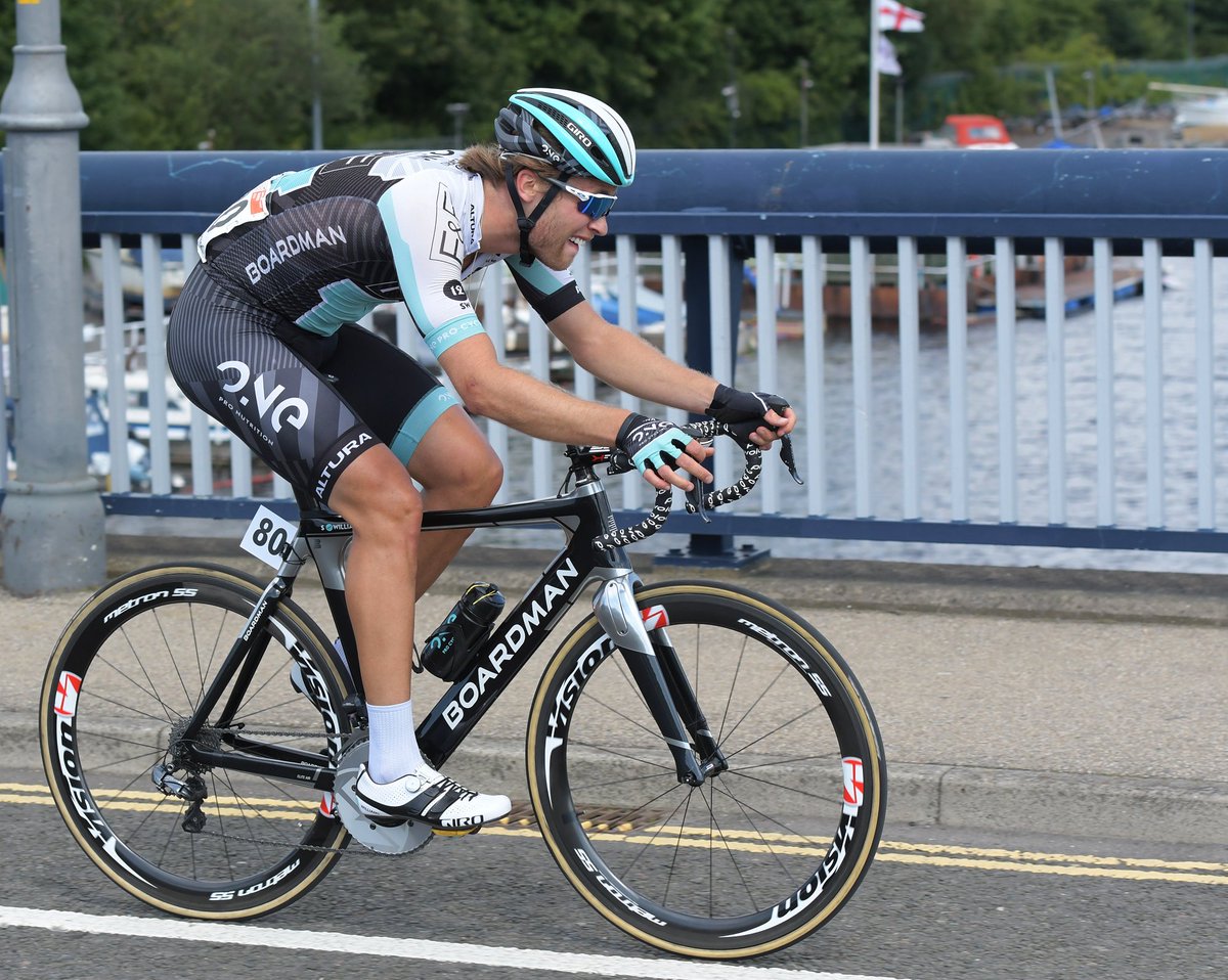 VeloUK's tweet photo. @SaamuelWills giving his @boardmanbikes machine a good thrashing in Stockton Road Race on Sunday #offthefront #thebigchase https://t.co/Dzs1TPCyT1
