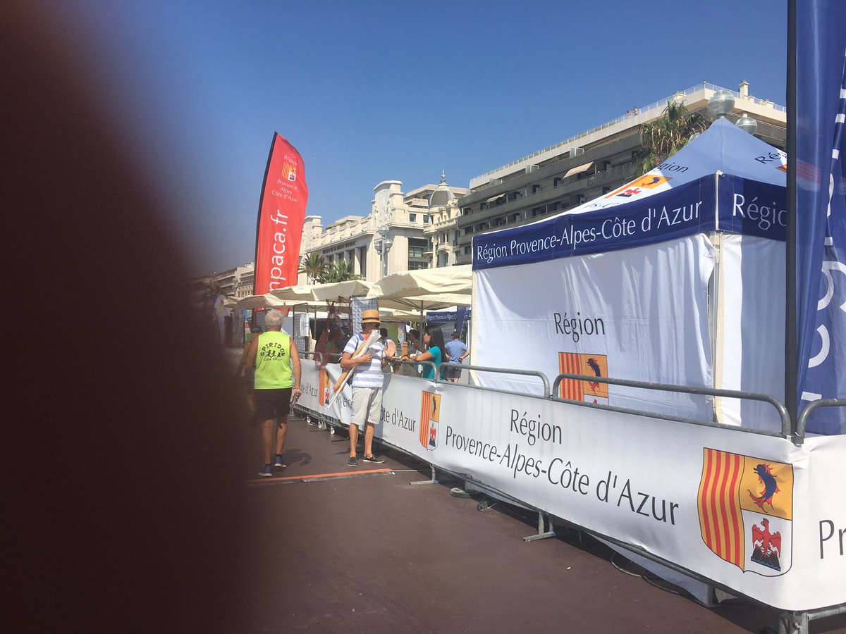 Terra_Cliiink's tweet photo. Nous sommes à @VilledeNice pour la tournée des plages #RegionZeroDechet organisée par @regionpaca venez nous voir nous parlons #recyclage https://t.co/Xgv02NSBKl