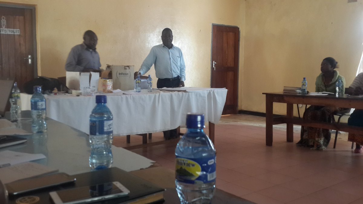 MBAULA_malawi's tweet photo. Treat the stove-making business as your own because NGOs come and go-Moffat Kayembe #cleanercookstoves #2millby2020 https://t.co/ZvR3xihNns