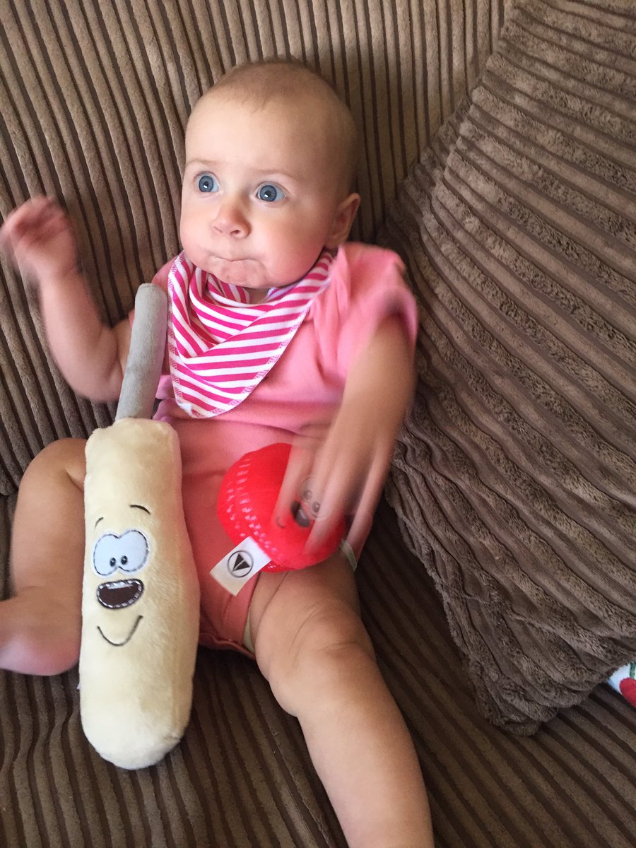 Dudders1983's tweet photo. @Heatherknight55 good luck to you and the team today. A young admirer is being inspired already. #WWC17 #WomensCricket #HCC #englandcricket https://t.co/XTb3xcqquX