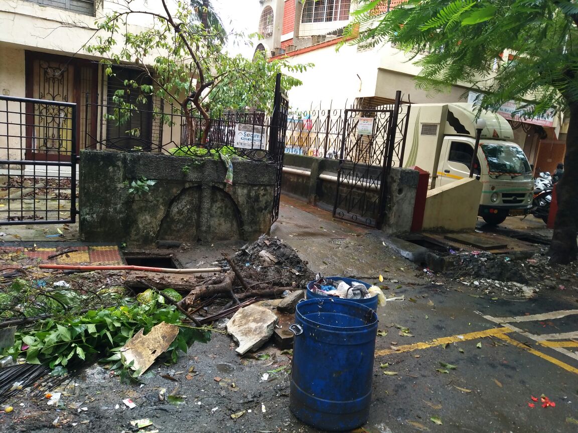 advtarun1's tweet photo. After Received complaint,on the spot action taken by Smt Suman Kothariji &amp; me that all the drains &amp; gutter should be cleaned by today itself https://t.co/tKOmiqjQlZ