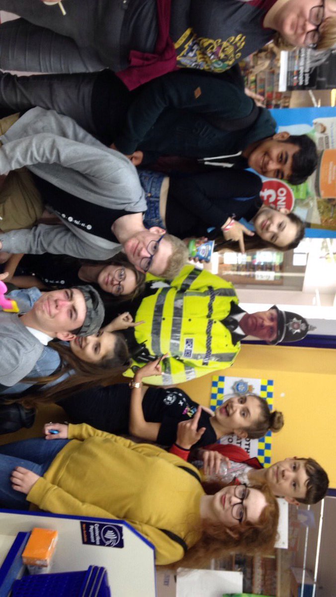TheGooseDem's tweet photo. Taking a photo with a police officer! #GooseBack #HarroGoose @FlyingFutures #NCS #NowBoarding https://t.co/EHoycJsPJi