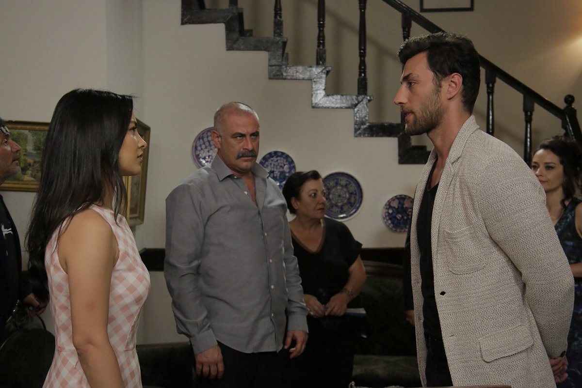 "Ben aşık oldum galiba!" Yeni dizi #Rüya'nın ilk bölümünde bu akşam ne izleyeceğiz? 👀 <a href="/RuyaDizisi/">Rüya Dizi</a> 
noluyo.tv/haber/10431/sh…