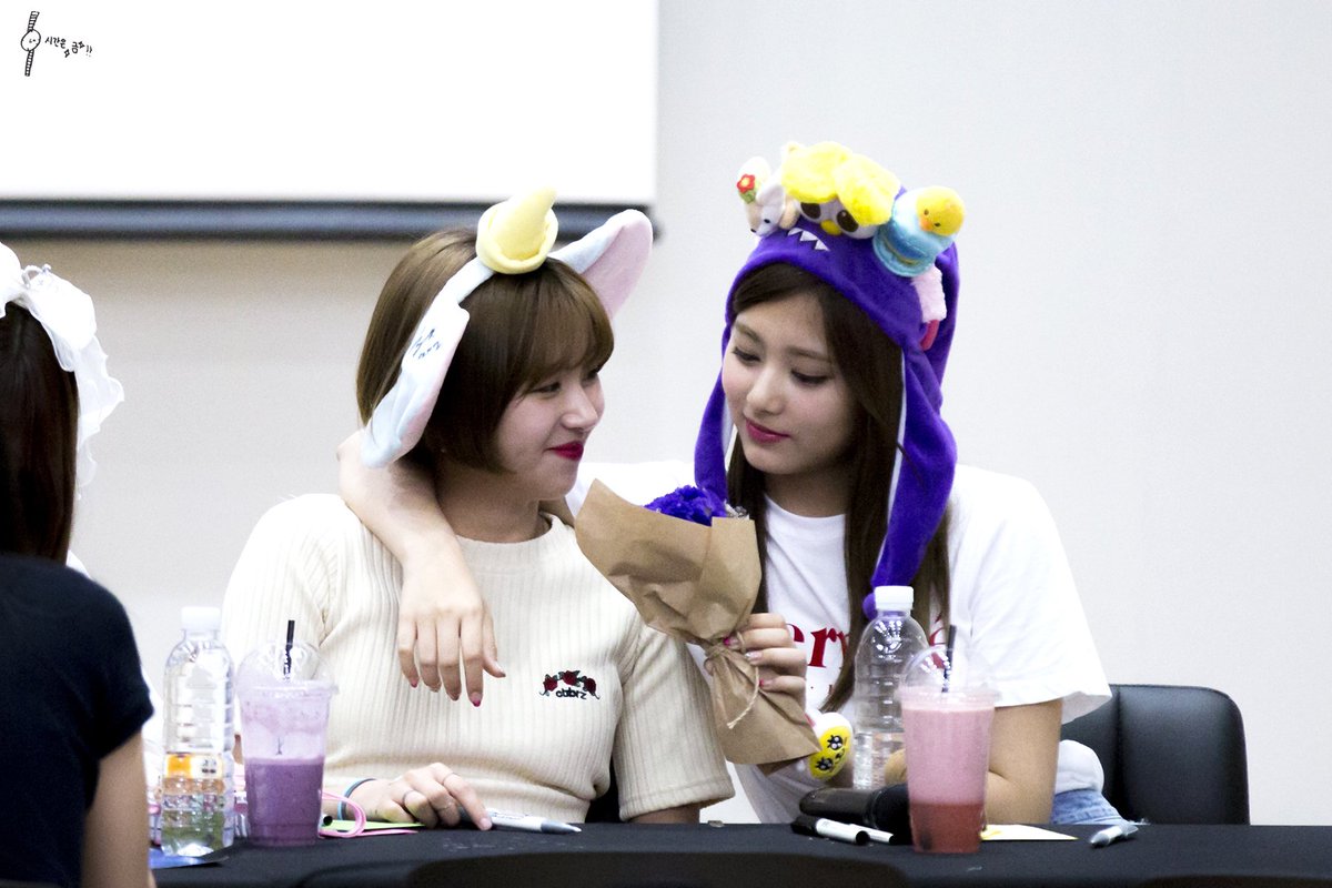 0423CHAEYOUNG's tweet photo. 170525 상암팬싸
#채영 #CHAEYOUNG #チェヨン #쯔위 #TZUYU #트와이스 #TWICE

막내들😍 https://t.co/SkdMVHg0Y4