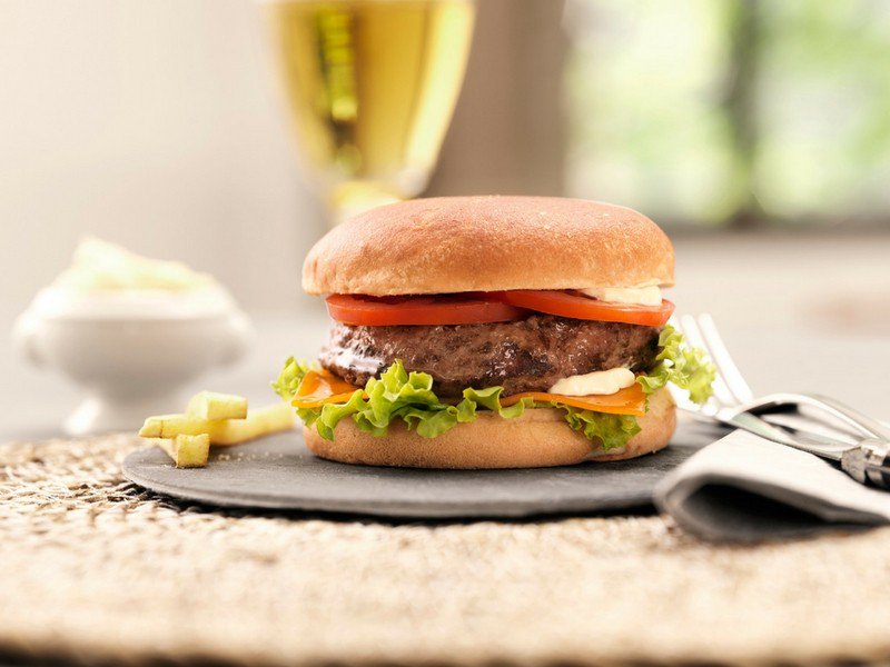 nutrifree_cz's tweet photo. Letní grilování je v plném proudu, už jste vyzkoušeli novou hamburger housku od Nutrifree? https://t.co/YGzYZgNdTy